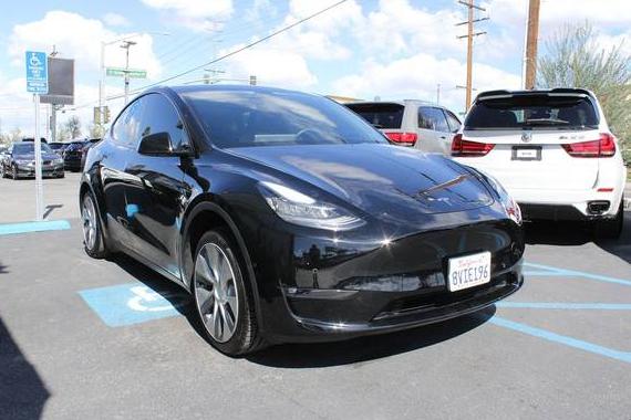 TESLA MODEL Y 2021 5YJYGDED3MF132680 image
